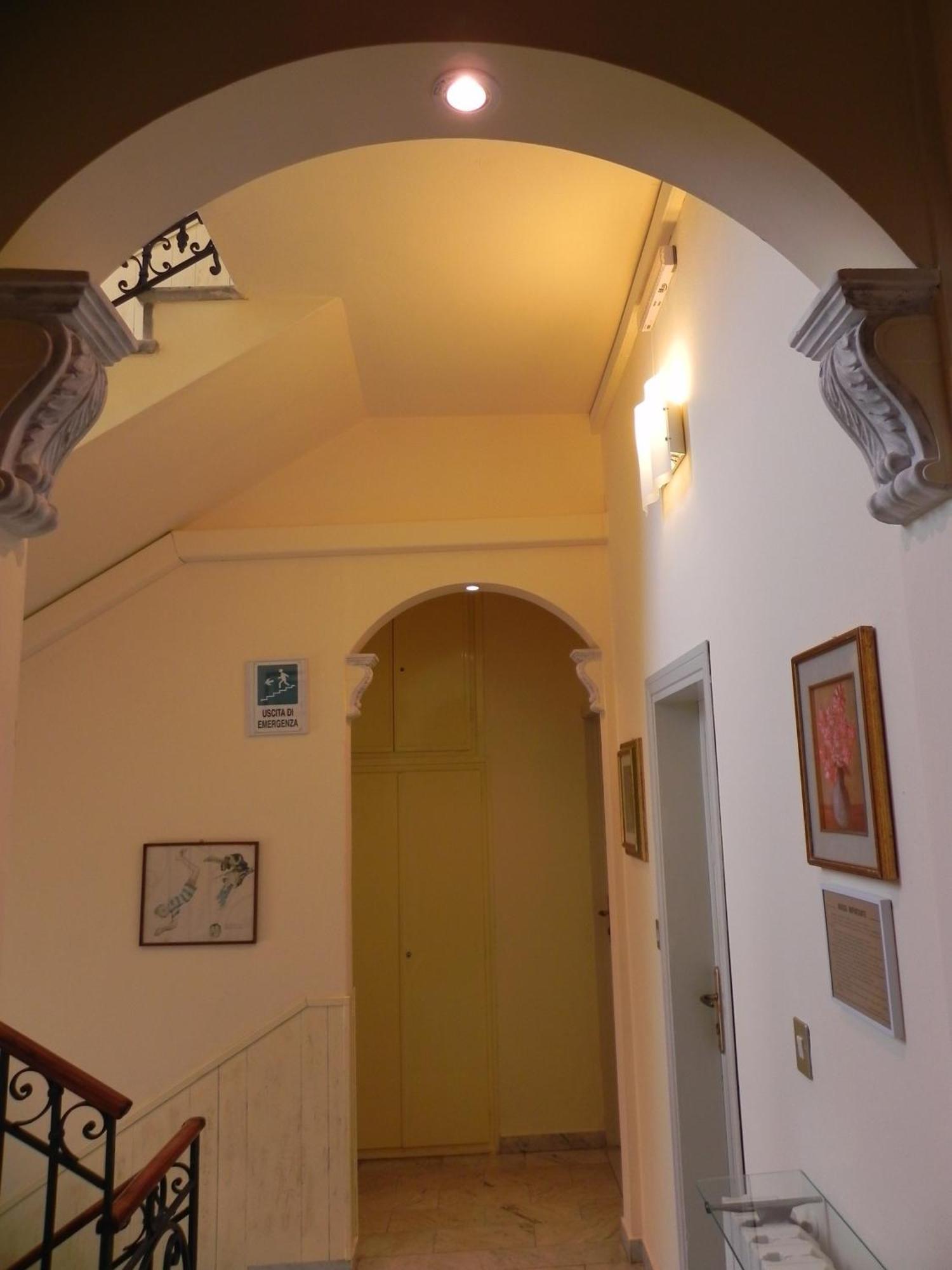 Hotel Ondina Виареджо Екстериор снимка