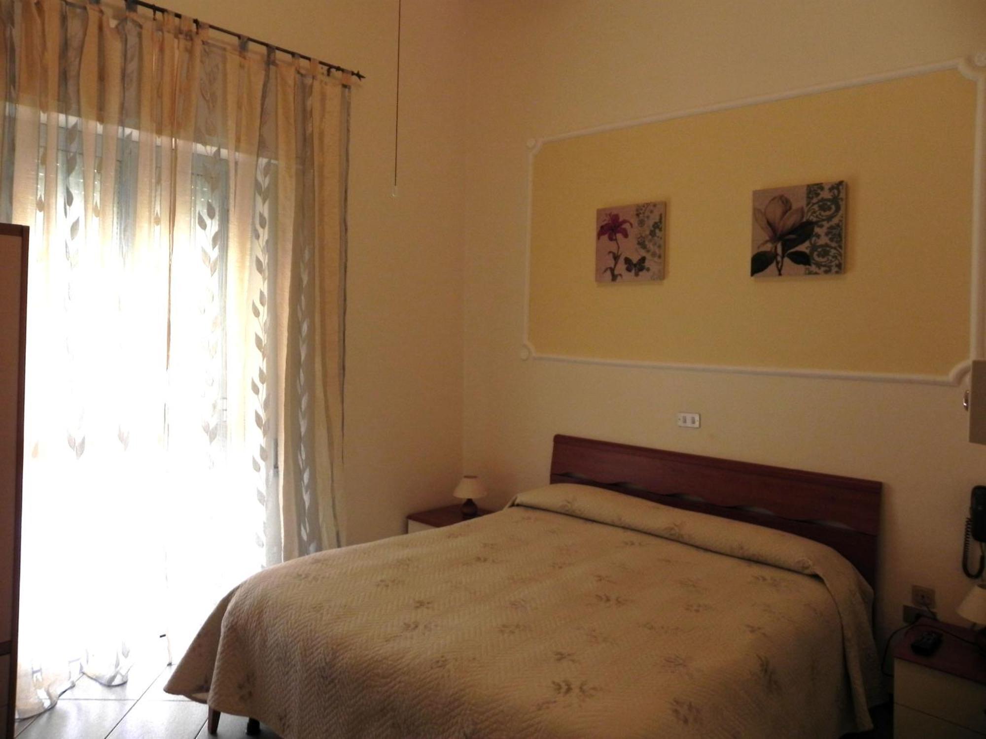 Hotel Ondina Виареджо Екстериор снимка
