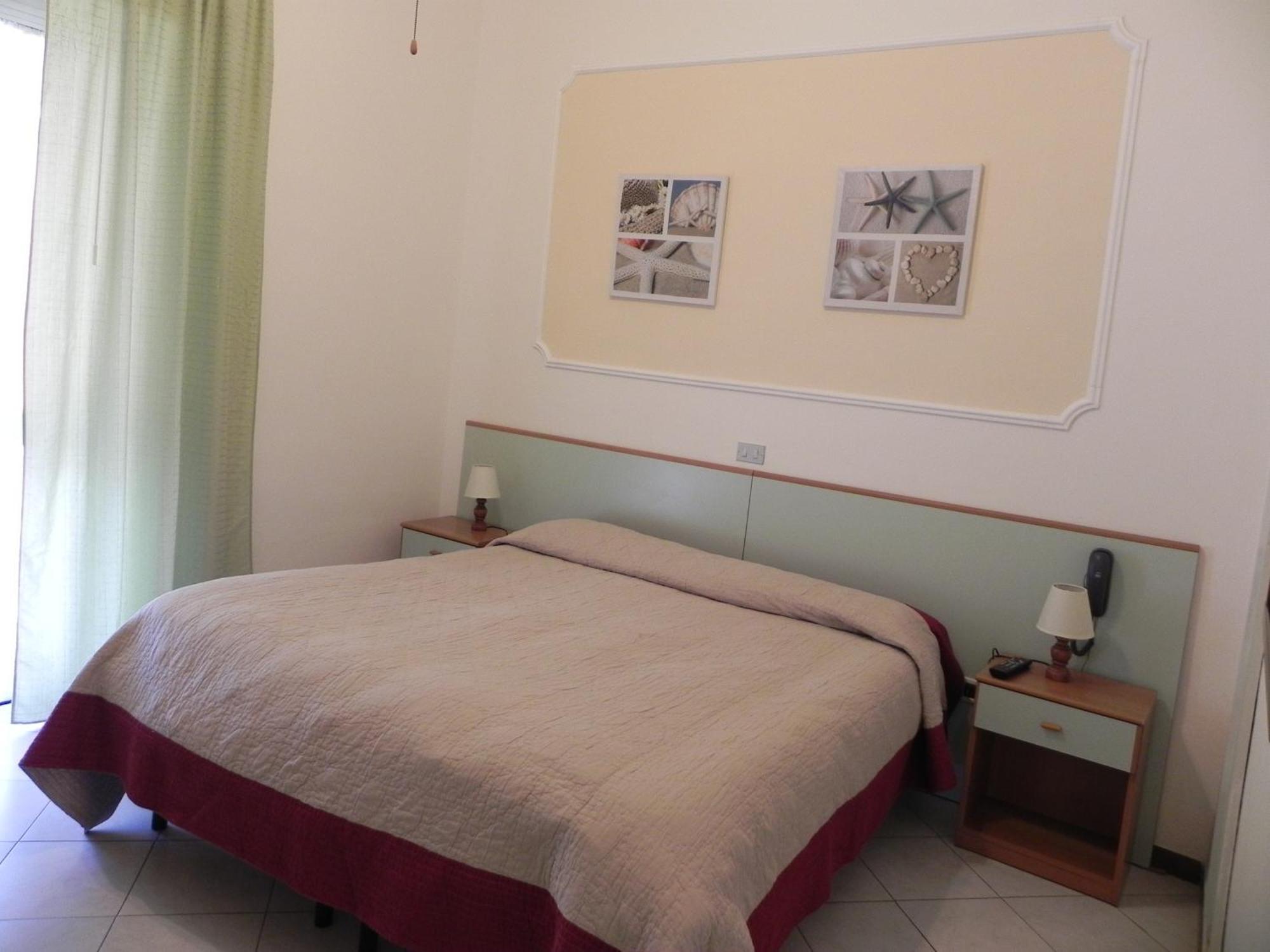 Hotel Ondina Виареджо Екстериор снимка