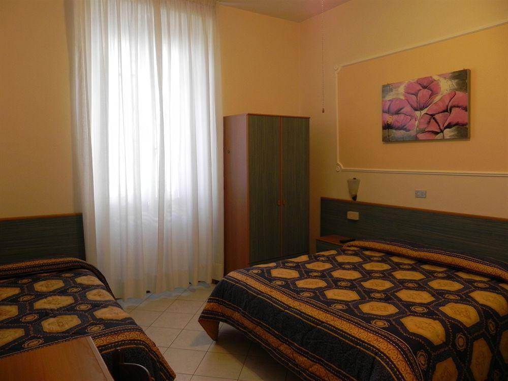 Hotel Ondina Виареджо Екстериор снимка