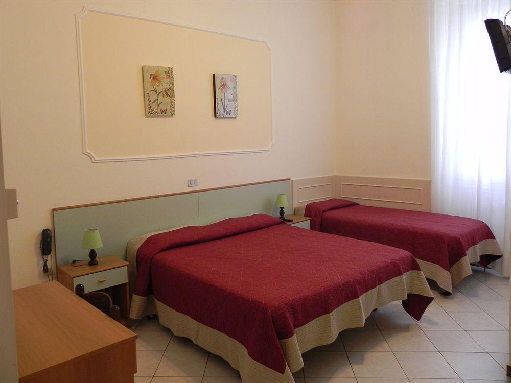Hotel Ondina Виареджо Екстериор снимка