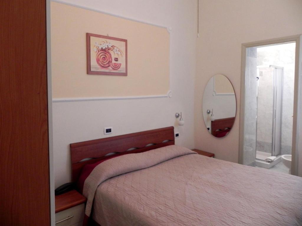 Hotel Ondina Виареджо Стая снимка