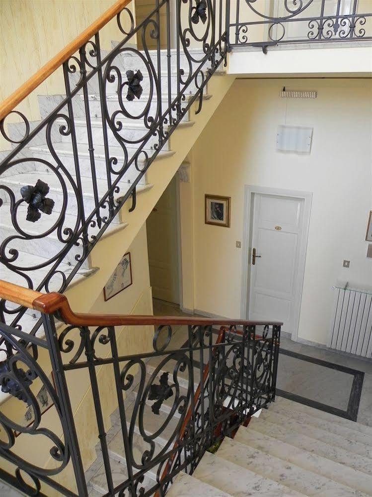 Hotel Ondina Виареджо Екстериор снимка