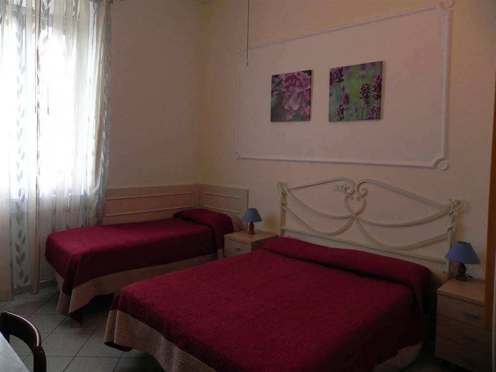 Hotel Ondina Виареджо Екстериор снимка