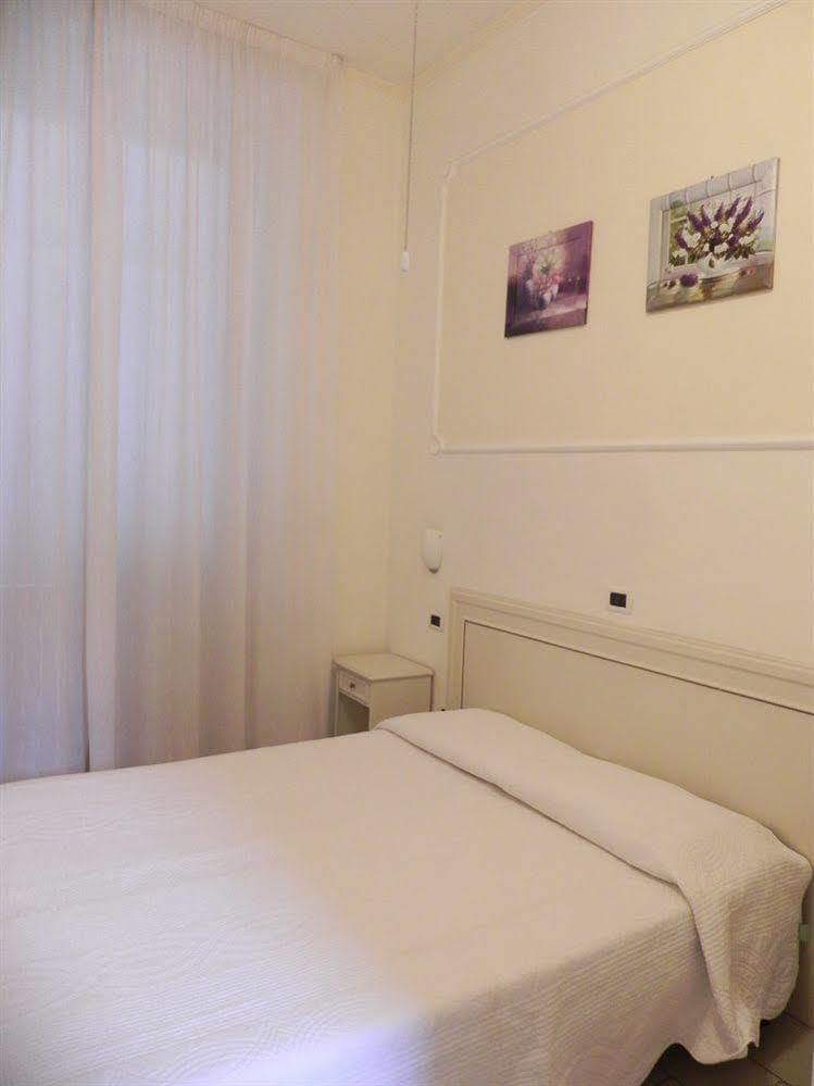Hotel Ondina Виареджо Екстериор снимка